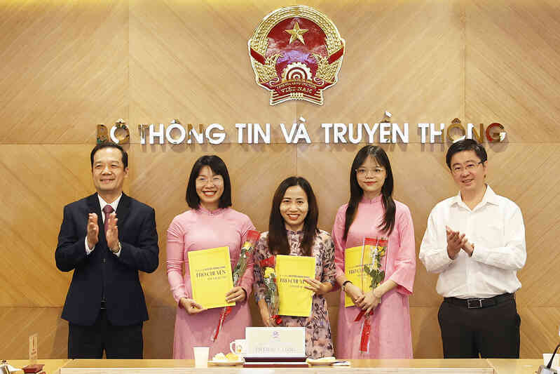 Phu nu nganh TTTT 7.JPG