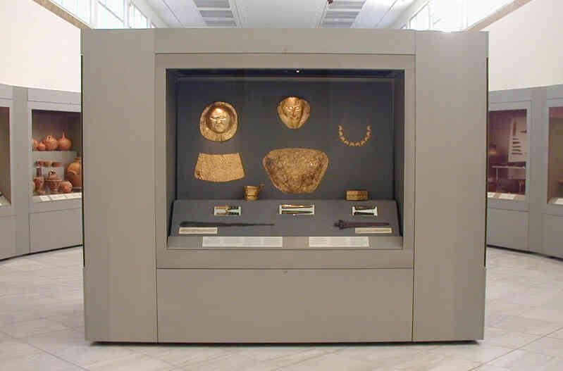 Mặt nạ Agamemnon: Mặt nạ tử thần bằng vàng từng được cho là bằng chứng của Cuộc chiến thành Troy- Ảnh 4. Mặt nạ Agamemnon: Mặt nạ tử thần bằng vàng từng được cho là bằng chứng của Cuộc chiến thành Troy- Ảnh 4.