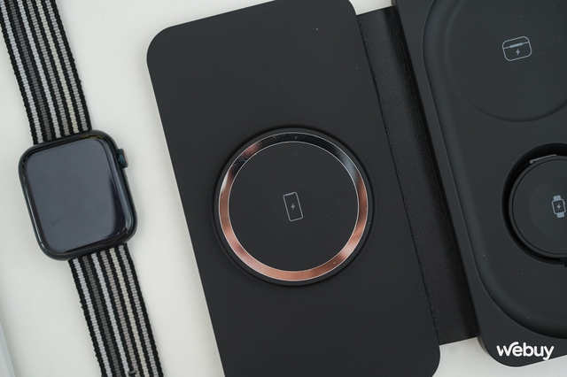 Phụ kiện không dây 3 trong 1 cho người dùng "hệ Táo": Sạc được cùng lúc cả iPhone, AirPods và Apple Watch, thiết kế gấp cực gọn, giá dưới 1 triệu đồng- Ảnh 13. Phụ kiện không dây 3 trong 1 cho người dùng "hệ Táo": Sạc được cùng lúc cả iPhone, AirPods và Apple Watch, thiết kế gấp cực gọn, giá dưới 1 triệu đồng- Ảnh 13.