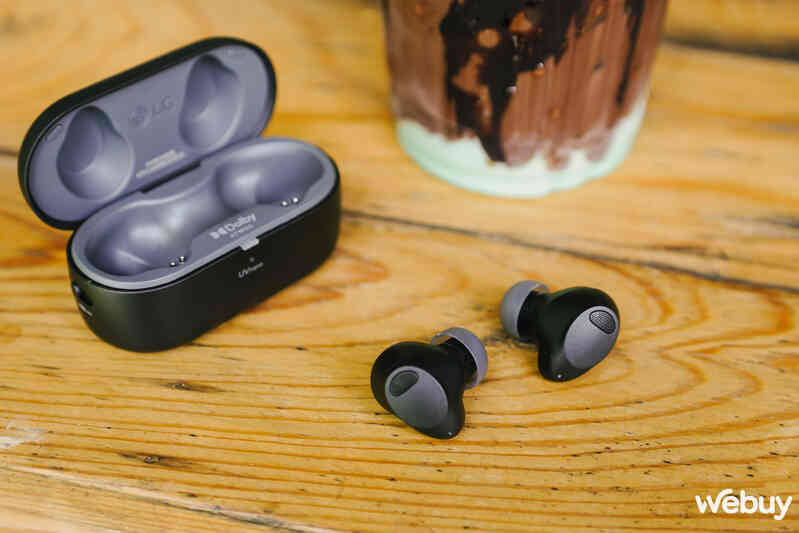 Đánh giá LG TONE Free T90S: Tai nghe không dây đầu bảng, làm ‘những thứ không ai làm’- Ảnh 8. Đánh giá LG TONE Free T90S: Tai nghe không dây đầu bảng, làm ‘những thứ không ai làm’- Ảnh 8.