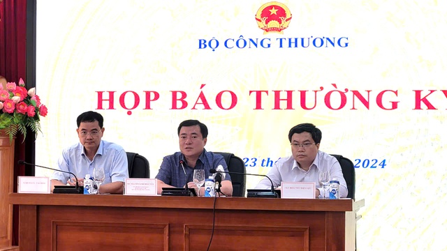 Thứ trưởng Bộ Công Thương: "Tôi cũng giật mình vì giá hàng hóa trên Temu"