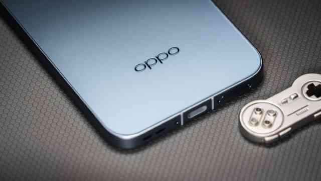 Ảnh thực tế OPPO Find X8 với thiết kế mới lạ, màn hình nhỏ gọn chỉ 6,59 inch, chip Dimensity 9400 cực mạnh, chuẩn bị bán chính hãng tại Việt Nam- Ảnh 9. Ảnh thực tế OPPO Find X8 với thiết kế mới lạ, màn hình nhỏ gọn chỉ 6,59 inch, chip Dimensity 9400 cực mạnh, chuẩn bị bán chính hãng tại Việt Nam- Ảnh 9.