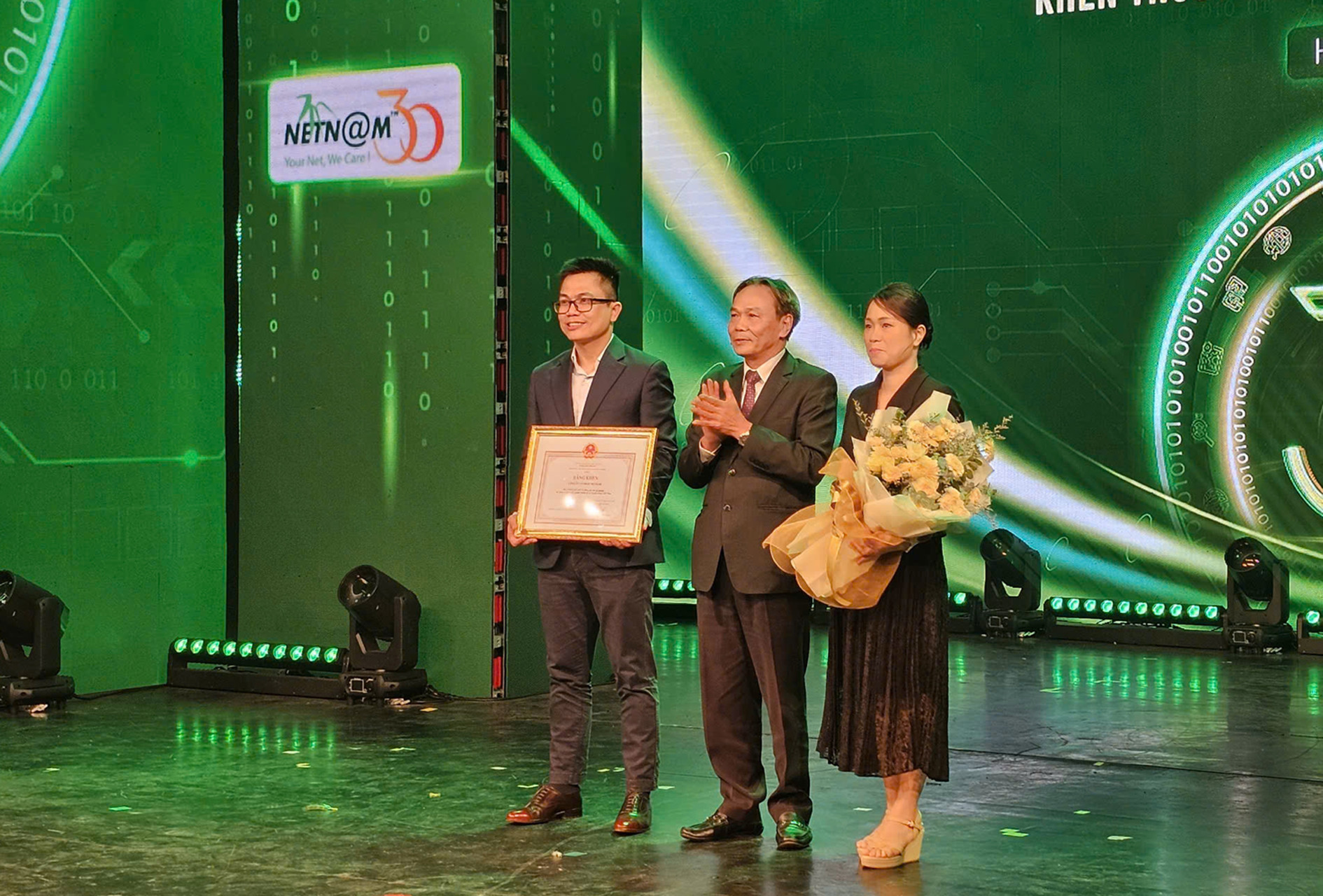 Bộ TT&TT tặng bằng khen cho NetNam vì những đóng góp cho ngành TT&TT