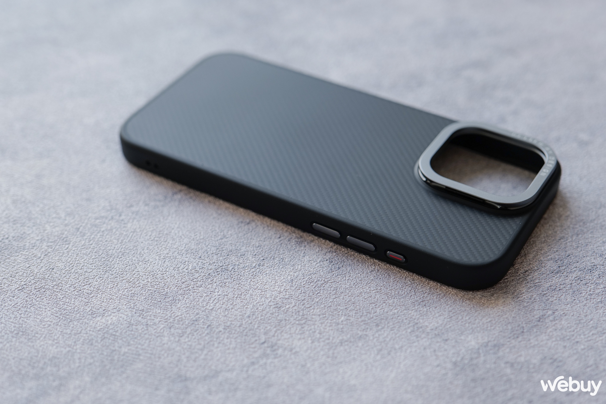 Ốp lưng iPhone 16 Pro Max cho người 'lowkey' thích sự bền bỉ- Ảnh 4. Ốp lưng iPhone 16 Pro Max cho người 'lowkey' thích sự bền bỉ- Ảnh 4.