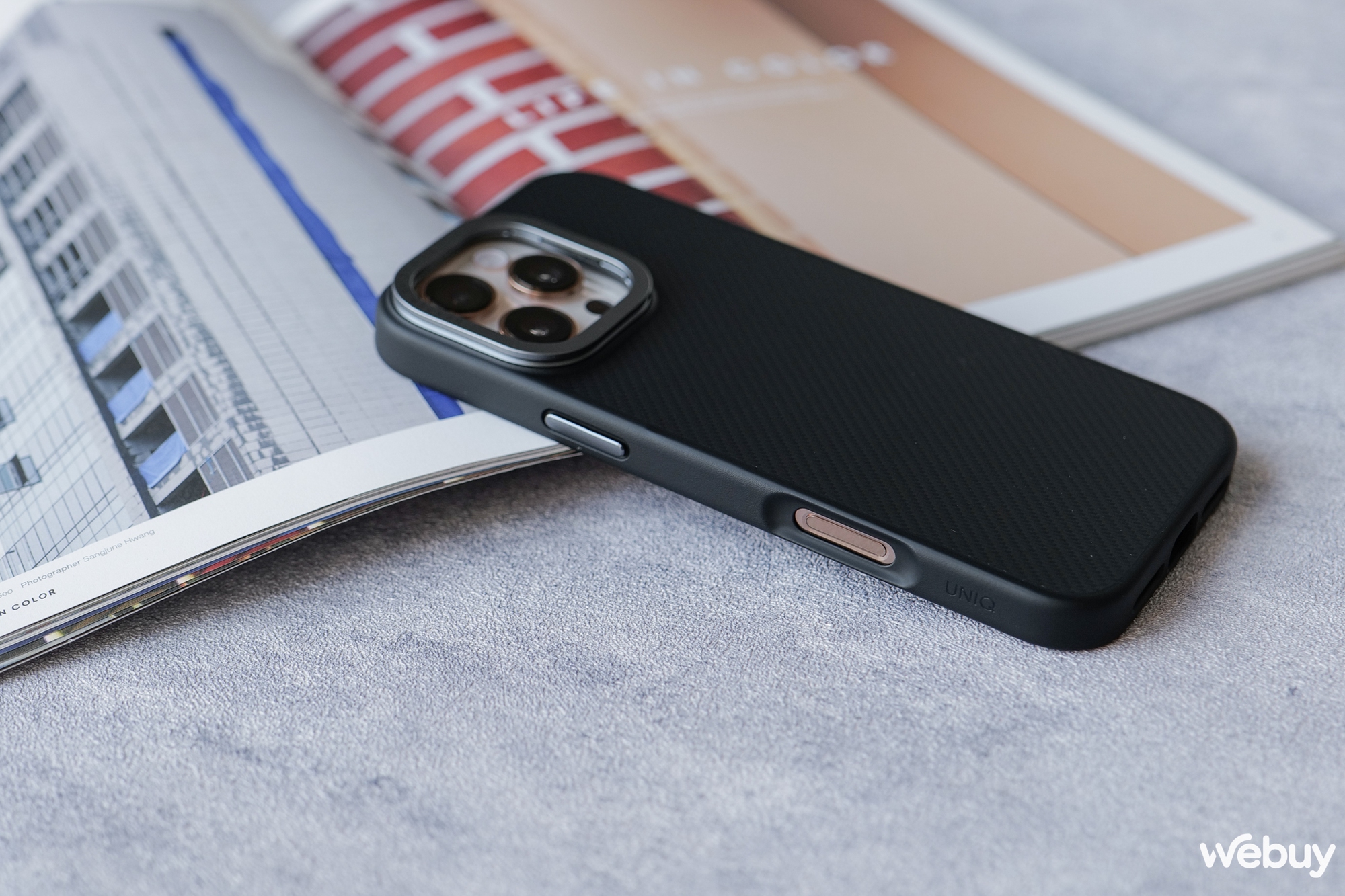 Ốp lưng iPhone 16 Pro Max cho người 'lowkey' thích sự bền bỉ- Ảnh 8. Ốp lưng iPhone 16 Pro Max cho người 'lowkey' thích sự bền bỉ- Ảnh 8.