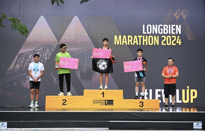 Giải chạy Longbien Garmin Run 2024: Lan tỏa tinh thần thể thao và sống khỏe đến cộng đồng- Ảnh 6. Giải chạy Longbien Garmin Run 2024: Lan tỏa tinh thần thể thao và sống khỏe đến cộng đồng- Ảnh 6.