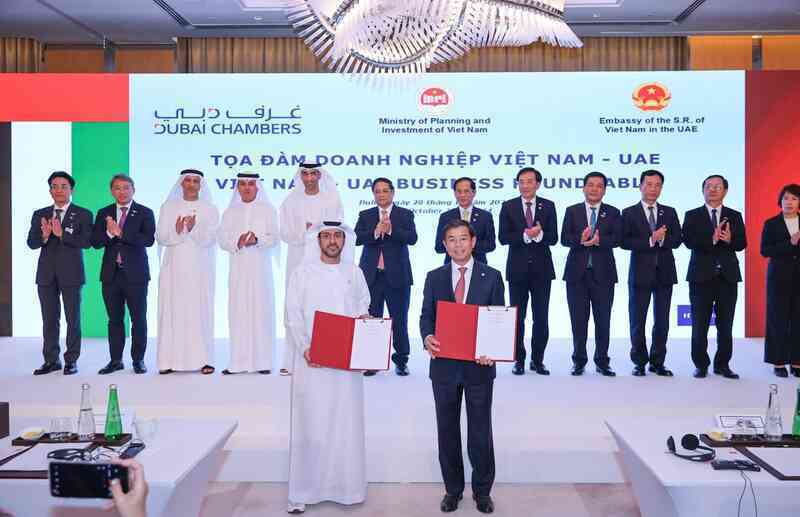 Vingroup, VinFast ký cùng lúc 4 thỏa thuận chiến lược với các đối tác hàng đầu Trung Đông