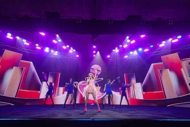 Bùng nổ cảm xúc đêm Gala Better Choice Awards 2024: Chị đẹp cùng anh tài tụ hội, quá mãn nhãn và ấn tượng- Ảnh 32. Bùng nổ cảm xúc đêm Gala Better Choice Awards 2024: Chị đẹp cùng anh tài tụ hội, quá mãn nhãn và ấn tượng- Ảnh 32.