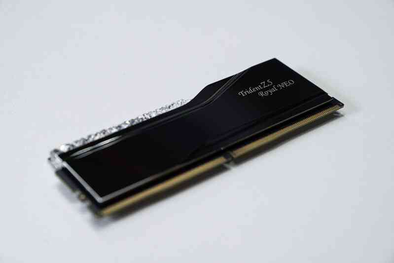 Đánh giá G.Skill TridentZ5 Royal Neo 6000MHz CL28: kit RAM DDR5 sang chảnh dành cho cấu hình AMD chơi game- Ảnh 5. Đánh giá G.Skill TridentZ5 Royal Neo 6000MHz CL28: kit RAM DDR5 sang chảnh dành cho cấu hình AMD chơi game- Ảnh 5.