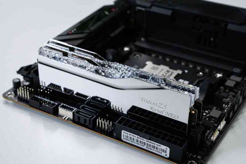 Đánh giá G.Skill TridentZ5 Royal Neo 6000MHz CL28: kit RAM DDR5 sang chảnh dành cho cấu hình AMD chơi game- Ảnh 9. Đánh giá G.Skill TridentZ5 Royal Neo 6000MHz CL28: kit RAM DDR5 sang chảnh dành cho cấu hình AMD chơi game- Ảnh 9.