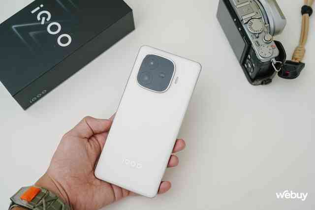 Điện thoại này giá chỉ hơn 8 triệu có hiệu năng AnTuTu hơn 2 triệu điểm, pin khủng 6.400mAh, màn hình 144Hz