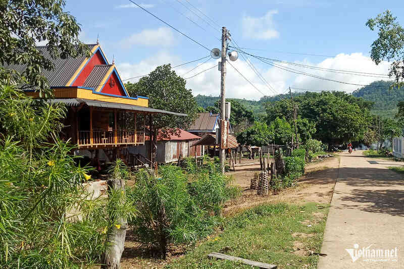 W-Cụm truyền thanh Làng TKăt.jpg