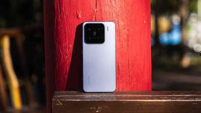 Cận cảnh Xiaomi 15 phiên bản "Ánh Bạc" với mặt lưng dòng chảy cực lạ mắt- Ảnh 23. Cận cảnh Xiaomi 15 phiên bản "Ánh Bạc" với mặt lưng dòng chảy cực lạ mắt- Ảnh 23.