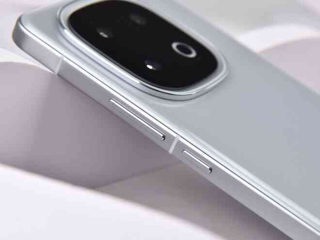 Ra mắt điện thoại Snapdragon 8 Elite rẻ nhất thế giới: Chỉ hơn 14 triệu đồng có thiết kế đẹp, màn hình 2K 144Hz, vân tay siêu âm, pin 6.120mAh kèm chống nước IP69- Ảnh 8.