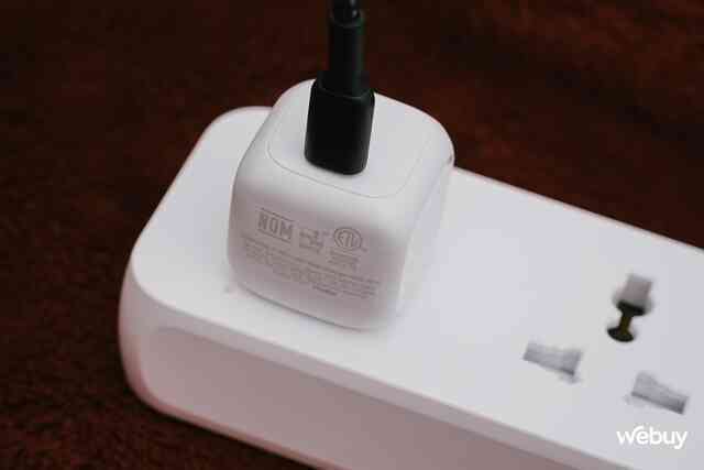 Củ sạc nhanh siêu bé cho người dùng iPhone: Made in Indonesia, nặng chỉ 38g, công suất 20W, giá 300.000 đồng- Ảnh 14. Củ sạc nhanh siêu bé cho người dùng iPhone: Made in Indonesia, nặng chỉ 38g, công suất 20W, giá 300.000 đồng- Ảnh 14.