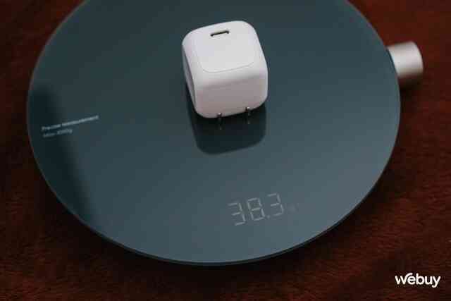 Củ sạc nhanh siêu bé cho người dùng iPhone: Made in Indonesia, nặng chỉ 38g, công suất 20W, giá 300.000 đồng- Ảnh 5. Củ sạc nhanh siêu bé cho người dùng iPhone: Made in Indonesia, nặng chỉ 38g, công suất 20W, giá 300.000 đồng- Ảnh 5.