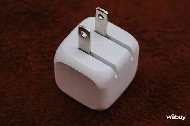 Củ sạc nhanh siêu bé cho người dùng iPhone: Made in Indonesia, nặng chỉ 38g, công suất 20W, giá 300.000 đồng- Ảnh 8. Củ sạc nhanh siêu bé cho người dùng iPhone: Made in Indonesia, nặng chỉ 38g, công suất 20W, giá 300.000 đồng- Ảnh 8.