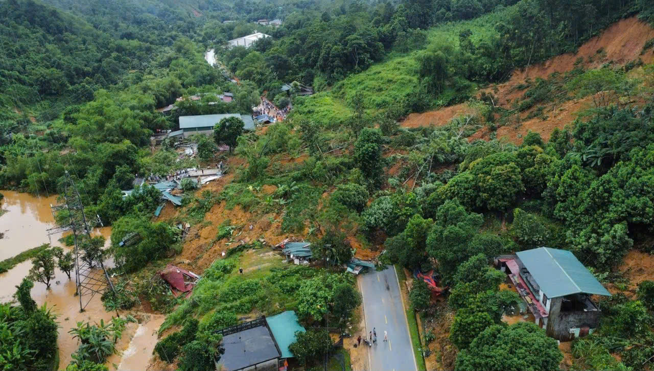 Đảm bảo liên lạc thông suốt phục vụ điều hành, ứng phó với lũ và sạt lở