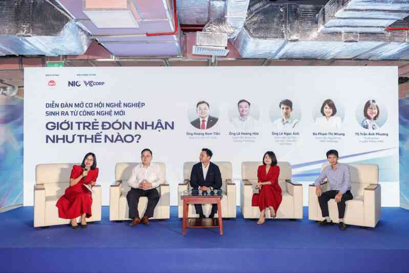 Đừng để bản thân vô dụng trước thời đại số
