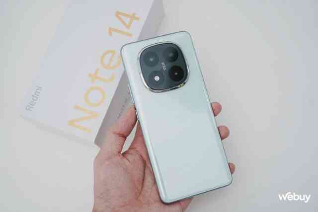 Trên tay Redmi Note 14 Pro+: Điện thoại Xiaomi giá hơn 7 triệu có thiết kế đẹp, camera 50MP, chip Snapdragon 7s Gen 3, pin khủng 6.200mAh- Ảnh 19. Trên tay Redmi Note 14 Pro+: Điện thoại Xiaomi giá hơn 7 triệu có thiết kế đẹp, camera 50MP, chip Snapdragon 7s Gen 3, pin khủng 6.200mAh- Ảnh 19.