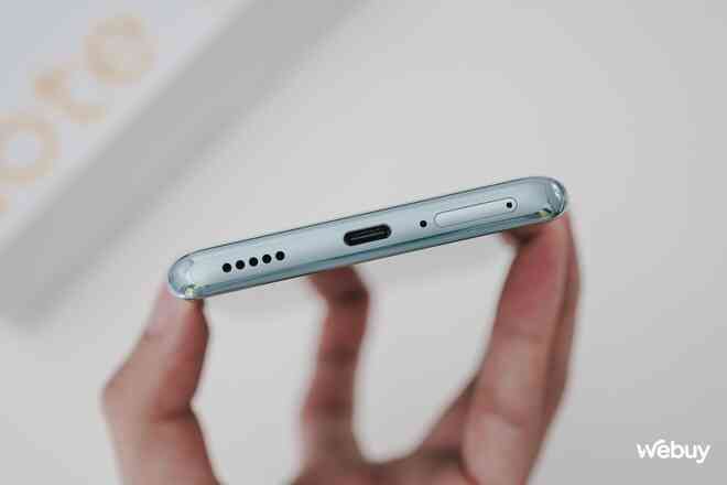 Trên tay Redmi Note 14 Pro+: Điện thoại Xiaomi giá hơn 7 triệu có thiết kế đẹp, camera 50MP, chip Snapdragon 7s Gen 3, pin khủng 6.200mAh- Ảnh 8. Trên tay Redmi Note 14 Pro+: Điện thoại Xiaomi giá hơn 7 triệu có thiết kế đẹp, camera 50MP, chip Snapdragon 7s Gen 3, pin khủng 6.200mAh- Ảnh 8.