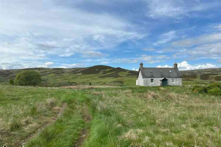 Brae Cottage: Ngôi nhà mơ ước cho người hướng nội giữa cao nguyên Scotland- Ảnh 2. Brae Cottage: Ngôi nhà mơ ước cho người hướng nội giữa cao nguyên Scotland- Ảnh 2.