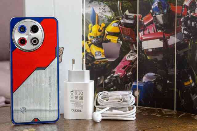 Đây là điện thoại Transformers, giá 4,9 triệu đồng- Ảnh 2. Đây là điện thoại Transformers, giá 4,9 triệu đồng- Ảnh 2.