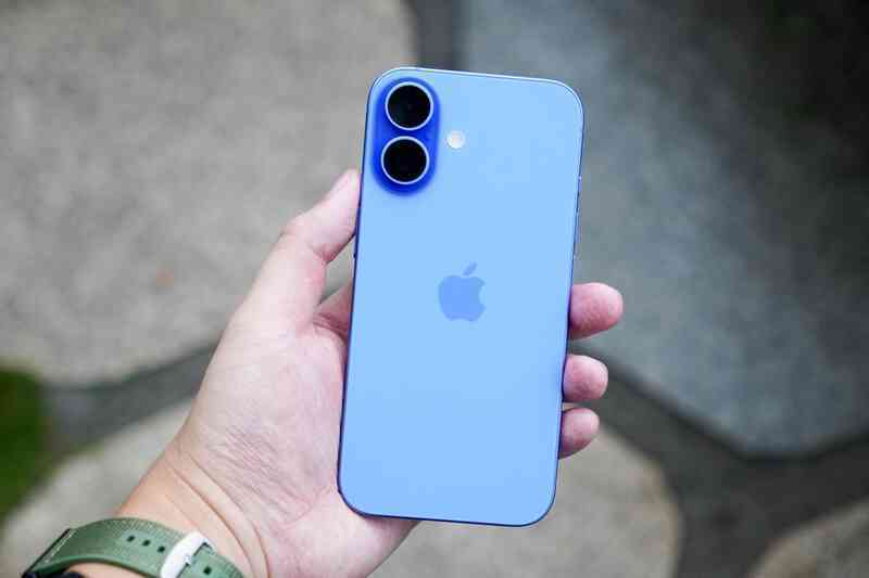 iPhone vẫn chiếm phần lớn doanh thu của Apple