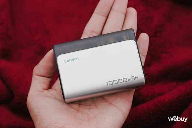 Trên tay pin dự phòng Xiaomi "quốc dân": Thiết kế siêu nhỏ gọn, nhiều màu sắc, dung lượng 10.000mAh 33W, giá sale chỉ hơn 300.000 đồng- Ảnh 4. Trên tay pin dự phòng Xiaomi "quốc dân": Thiết kế siêu nhỏ gọn, nhiều màu sắc, dung lượng 10.000mAh 33W, giá sale chỉ hơn 300.000 đồng- Ảnh 4.