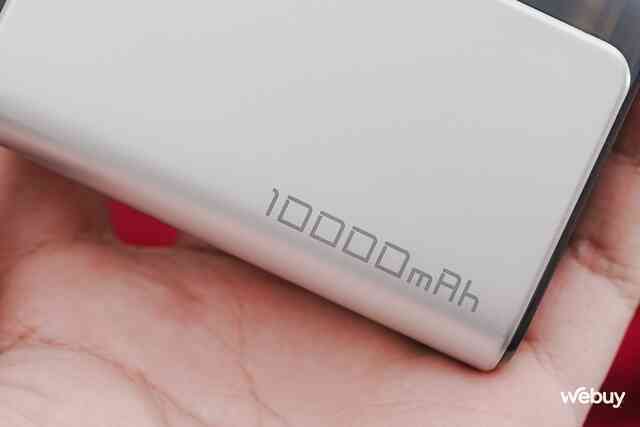 Trên tay pin dự phòng Xiaomi "quốc dân": Thiết kế siêu nhỏ gọn, nhiều màu sắc, dung lượng 10.000mAh 33W, giá sale chỉ hơn 300.000 đồng- Ảnh 5. Trên tay pin dự phòng Xiaomi "quốc dân": Thiết kế siêu nhỏ gọn, nhiều màu sắc, dung lượng 10.000mAh 33W, giá sale chỉ hơn 300.000 đồng- Ảnh 5.