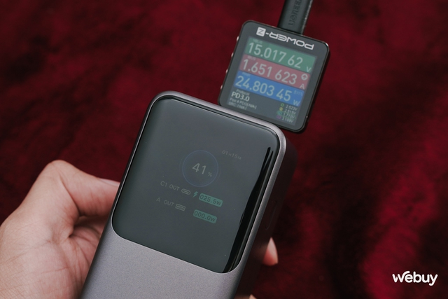 Đây là pin dự phòng 20.000mAh, công suất 130W: Thiết kế cực nhỏ gọn, tích hợp cả màn hình, sạc được cả laptop mà giá chỉ hơn 1 triệu đồng- Ảnh 12. Đây là pin dự phòng 20.000mAh, công suất 130W: Thiết kế cực nhỏ gọn, tích hợp cả màn hình, sạc được cả laptop mà giá chỉ hơn 1 triệu đồng- Ảnh 12.