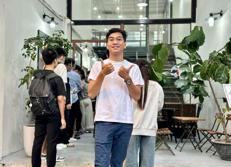 Thức giấc 6h sáng, xếp hàng 
