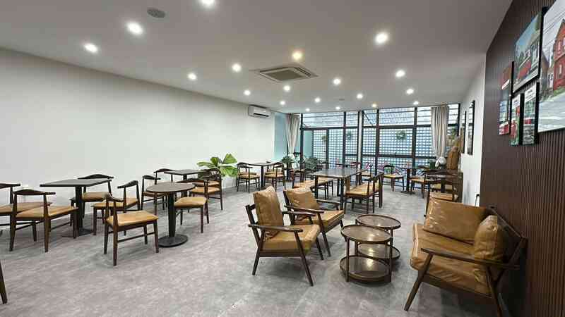 Thức giấc 6h sáng, xếp hàng 