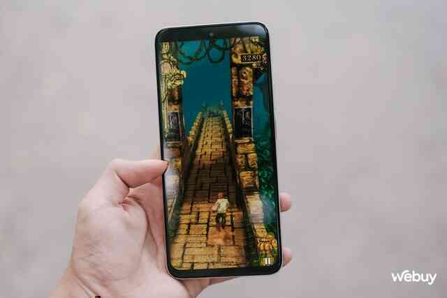 Trên tay smartphone chính hãng giá dưới 5 triệu đồng đáng mua: Camera 108MP, pin 6.000mAh mà lại còn được tặng cả vòng đeo tay thông minh- Ảnh 17. Trên tay smartphone chính hãng giá dưới 5 triệu đồng đáng mua: Camera 108MP, pin 6.000mAh mà lại còn được tặng cả vòng đeo tay thông minh- Ảnh 17.