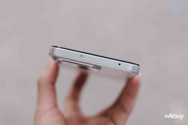 Trên tay smartphone chính hãng giá dưới 5 triệu đồng đáng mua: Camera 108MP, pin 6.000mAh mà lại còn được tặng cả vòng đeo tay thông minh- Ảnh 7. Trên tay smartphone chính hãng giá dưới 5 triệu đồng đáng mua: Camera 108MP, pin 6.000mAh mà lại còn được tặng cả vòng đeo tay thông minh- Ảnh 7.
