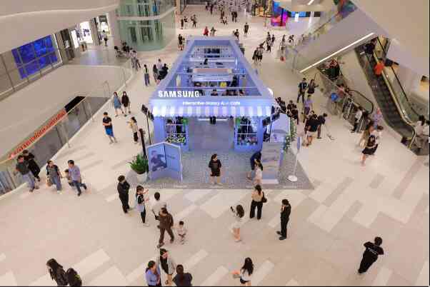 Giới trẻ Hà thành phát sốt với Interactive Galaxy AI Cafe, lý do là bởi tính năng này
