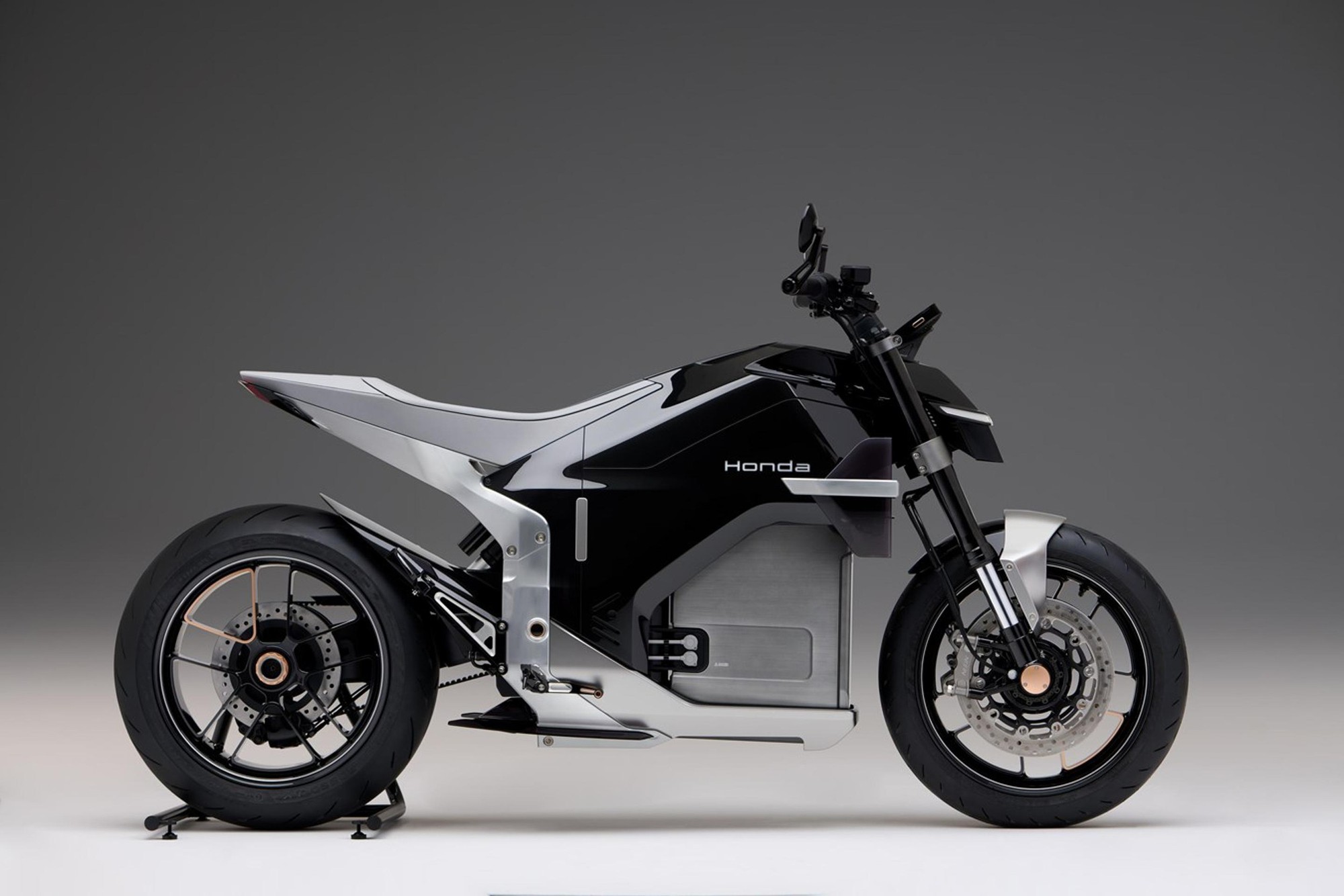 Honda chính thức bước vào cuộc đua xe máy điện hiệu suất cao với EV Fun Concept và EV Urban Concept- Ảnh 2. Honda chính thức bước vào cuộc đua xe máy điện hiệu suất cao với EV Fun Concept và EV Urban Concept- Ảnh 2.