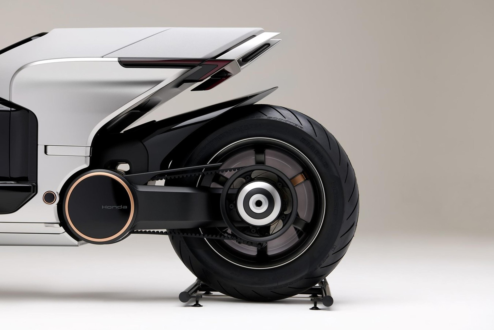 Honda chính thức bước vào cuộc đua xe máy điện hiệu suất cao với EV Fun Concept và EV Urban Concept- Ảnh 7. Honda chính thức bước vào cuộc đua xe máy điện hiệu suất cao với EV Fun Concept và EV Urban Concept- Ảnh 7.