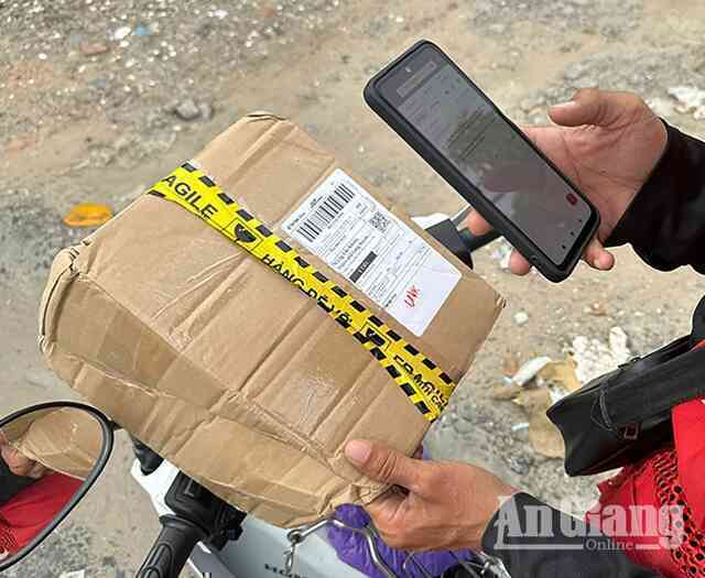 Bộ Công an cảnh báo người mua hàng tuyệt đối không làm theo yêu cầu này của shipper