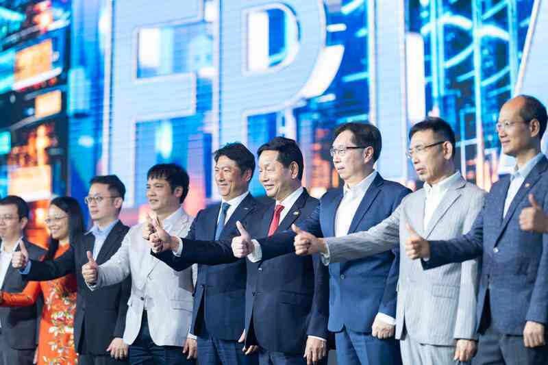 FPT kết hợp hàng loạt tên tuổi lớn trong làng công nghệ xây dựng Nhà máy AI tại Việt Nam- Ảnh 4. FPT kết hợp hàng loạt tên tuổi lớn trong làng công nghệ xây dựng Nhà máy AI tại Việt Nam- Ảnh 4.
