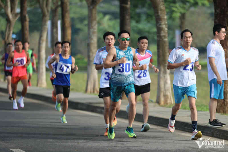 W-Hoi thao 2.jpg