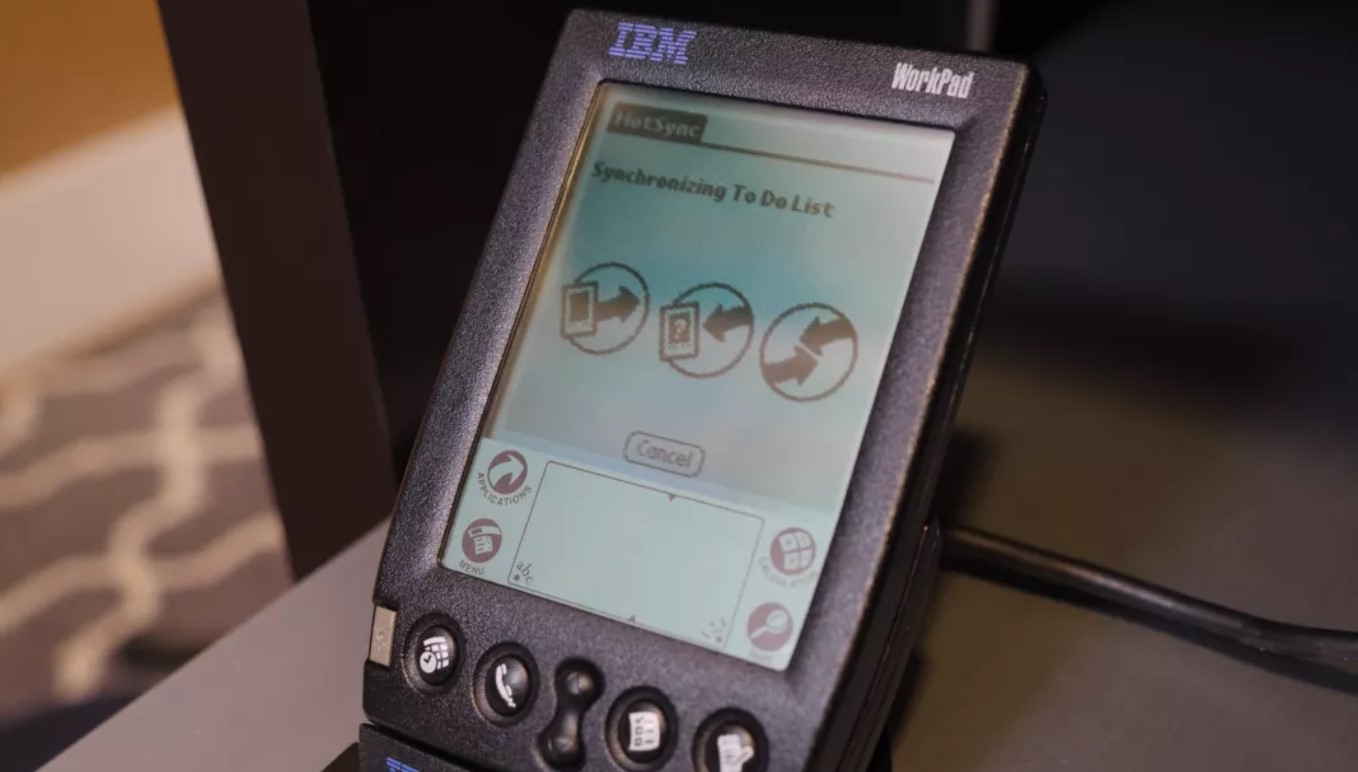Palm Pilot: Từ ý tưởng trên khối gỗ trở thành thiết bị huyền thoại khiến Apple phải thay đổi- Ảnh 7. Palm Pilot: Từ ý tưởng trên khối gỗ trở thành thiết bị huyền thoại khiến Apple phải thay đổi- Ảnh 7.