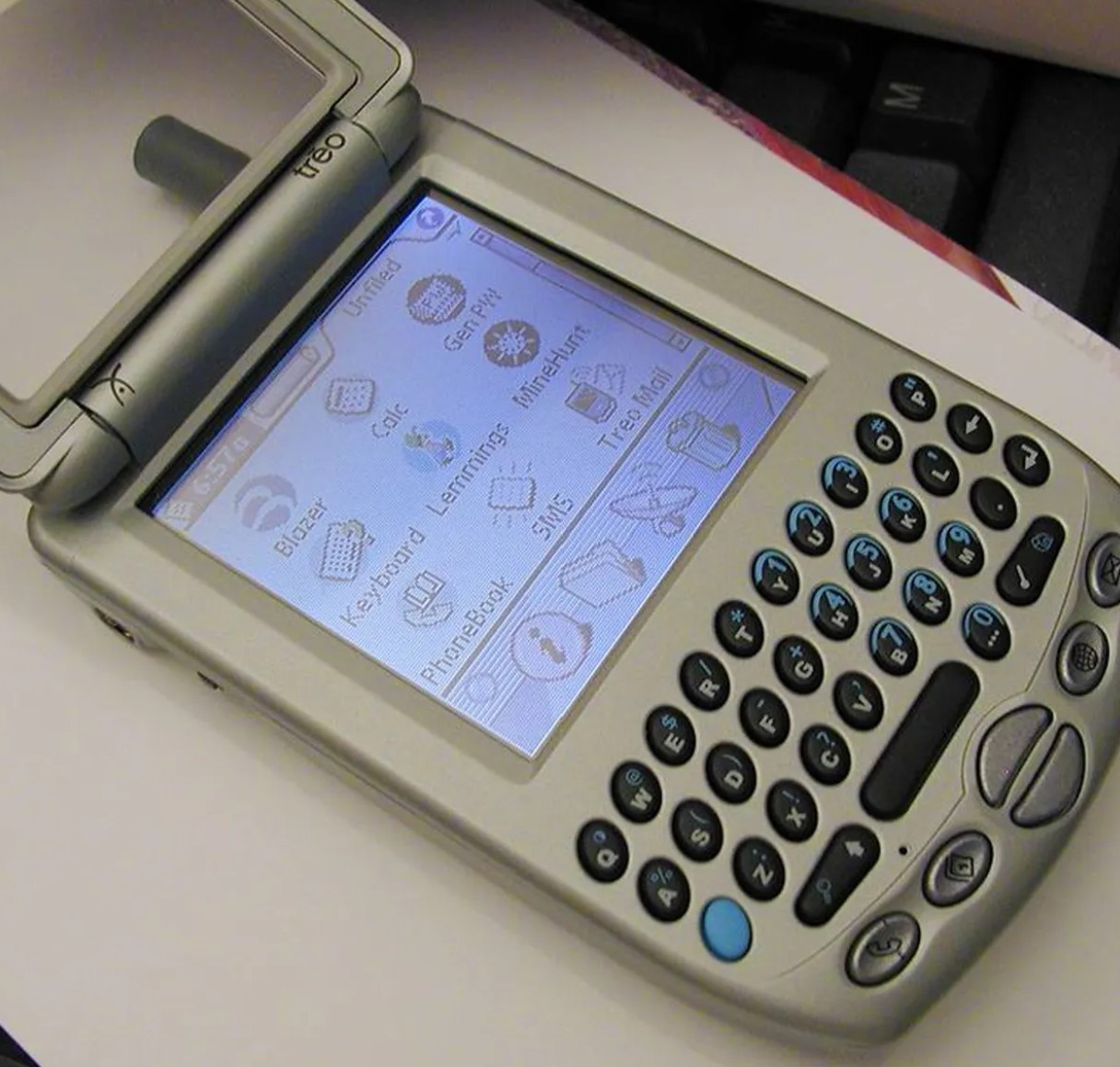 Palm Pilot: Từ ý tưởng trên khối gỗ trở thành thiết bị huyền thoại khiến Apple phải thay đổi- Ảnh 8. Palm Pilot: Từ ý tưởng trên khối gỗ trở thành thiết bị huyền thoại khiến Apple phải thay đổi- Ảnh 8.