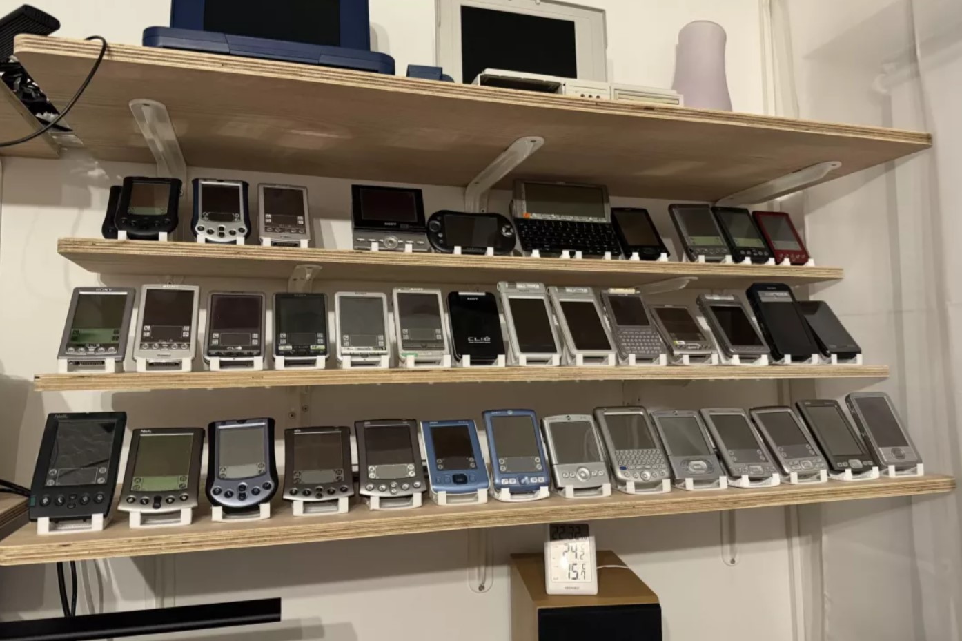 Palm Pilot: Từ ý tưởng trên khối gỗ trở thành thiết bị huyền thoại khiến Apple phải thay đổi- Ảnh 10. Palm Pilot: Từ ý tưởng trên khối gỗ trở thành thiết bị huyền thoại khiến Apple phải thay đổi- Ảnh 10.