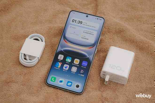 Flagship giờ rẻ như điện thoại tầm trung: Giá hơn 14 triệu nhưng có Snapdragon 8 Elite "3 triệu điểm AnTuTu", chống nước IP69, vân tay siêu âm, pin 6.150mAh- Ảnh 2. Flagship giờ rẻ như điện thoại tầm trung: Giá hơn 14 triệu nhưng có Snapdragon 8 Elite "3 triệu điểm AnTuTu", chống nước IP69, vân tay siêu âm, pin 6.150mAh- Ảnh 2.