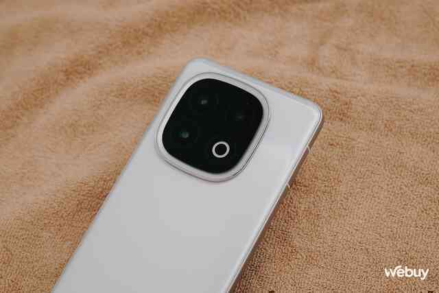 Flagship giờ rẻ như điện thoại tầm trung: Giá hơn 14 triệu nhưng có Snapdragon 8 Elite "3 triệu điểm AnTuTu", chống nước IP69, vân tay siêu âm, pin 6.150mAh- Ảnh 17. Flagship giờ rẻ như điện thoại tầm trung: Giá hơn 14 triệu nhưng có Snapdragon 8 Elite "3 triệu điểm AnTuTu", chống nước IP69, vân tay siêu âm, pin 6.150mAh- Ảnh 17.