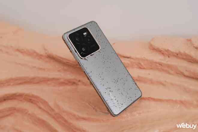 Trên tay realme GT7 Pro với thiết kế mới: Snapdragon 8 Elite cực mạnh, pin siêu khủng 6.500mAh, có một nâng cấp đáng giá sẽ thành xu hướng của năm sau- Ảnh 16. Trên tay realme GT7 Pro với thiết kế mới: Snapdragon 8 Elite cực mạnh, pin siêu khủng 6.500mAh, có một nâng cấp đáng giá sẽ thành xu hướng của năm sau- Ảnh 16.