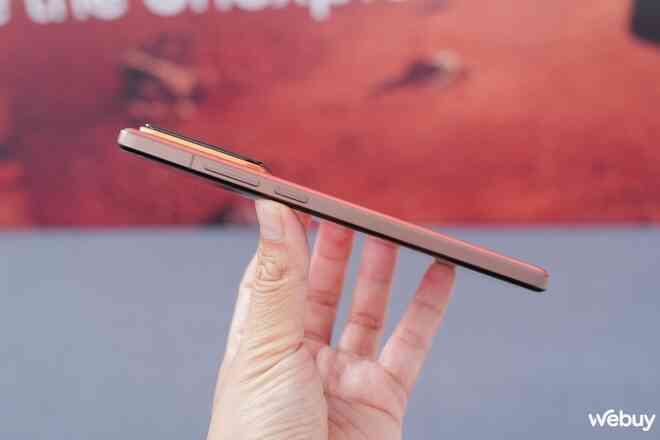 Trên tay realme GT7 Pro với thiết kế mới: Snapdragon 8 Elite cực mạnh, pin siêu khủng 6.500mAh, có một nâng cấp đáng giá sẽ thành xu hướng của năm sau- Ảnh 19. Trên tay realme GT7 Pro với thiết kế mới: Snapdragon 8 Elite cực mạnh, pin siêu khủng 6.500mAh, có một nâng cấp đáng giá sẽ thành xu hướng của năm sau- Ảnh 19.