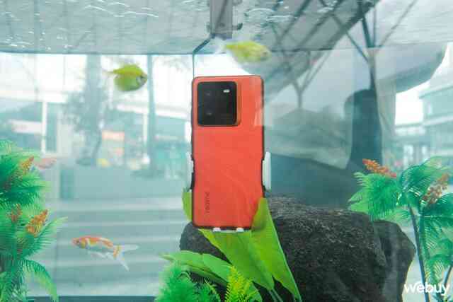 Trên tay realme GT7 Pro với thiết kế mới: Snapdragon 8 Elite cực mạnh, pin siêu khủng 6.500mAh, có một nâng cấp đáng giá sẽ thành xu hướng của năm sau- Ảnh 4. Trên tay realme GT7 Pro với thiết kế mới: Snapdragon 8 Elite cực mạnh, pin siêu khủng 6.500mAh, có một nâng cấp đáng giá sẽ thành xu hướng của năm sau- Ảnh 4.