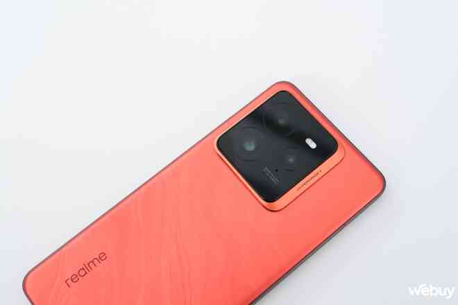 Trên tay realme GT7 Pro với thiết kế mới: Snapdragon 8 Elite cực mạnh, pin siêu khủng 6.500mAh, có một nâng cấp đáng giá sẽ thành xu hướng của năm sau- Ảnh 5. Trên tay realme GT7 Pro với thiết kế mới: Snapdragon 8 Elite cực mạnh, pin siêu khủng 6.500mAh, có một nâng cấp đáng giá sẽ thành xu hướng của năm sau- Ảnh 5.